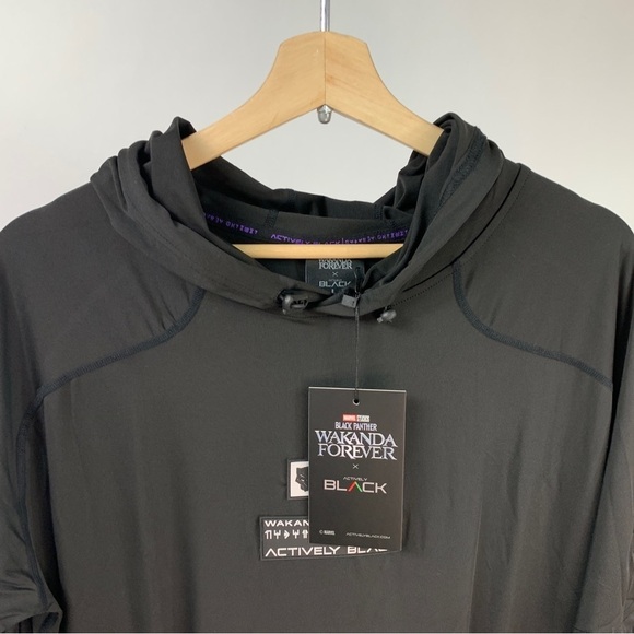 NWT Marvel Wakanda Forever x Actively Black Workout Top Hoodie Large L - Picture 8 of 10